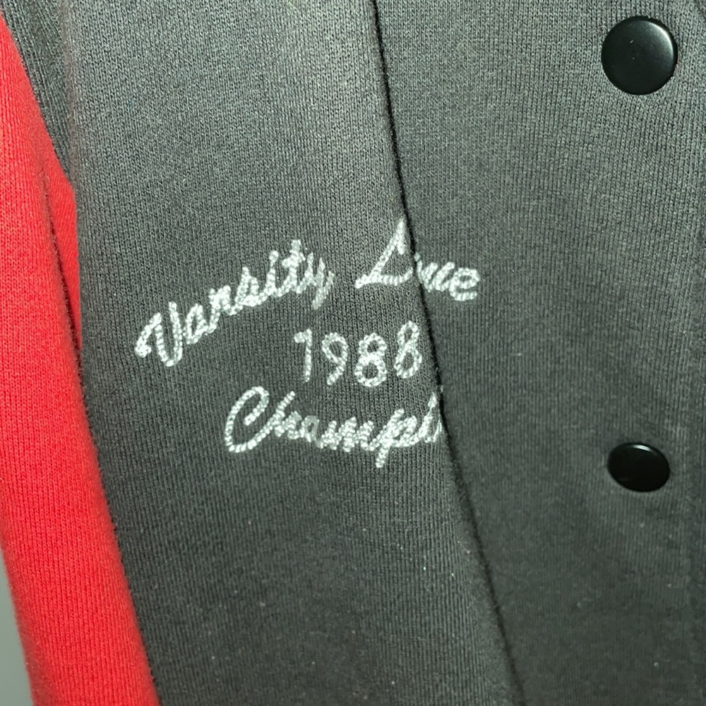 Red and black jacket - Picture 4 of 4